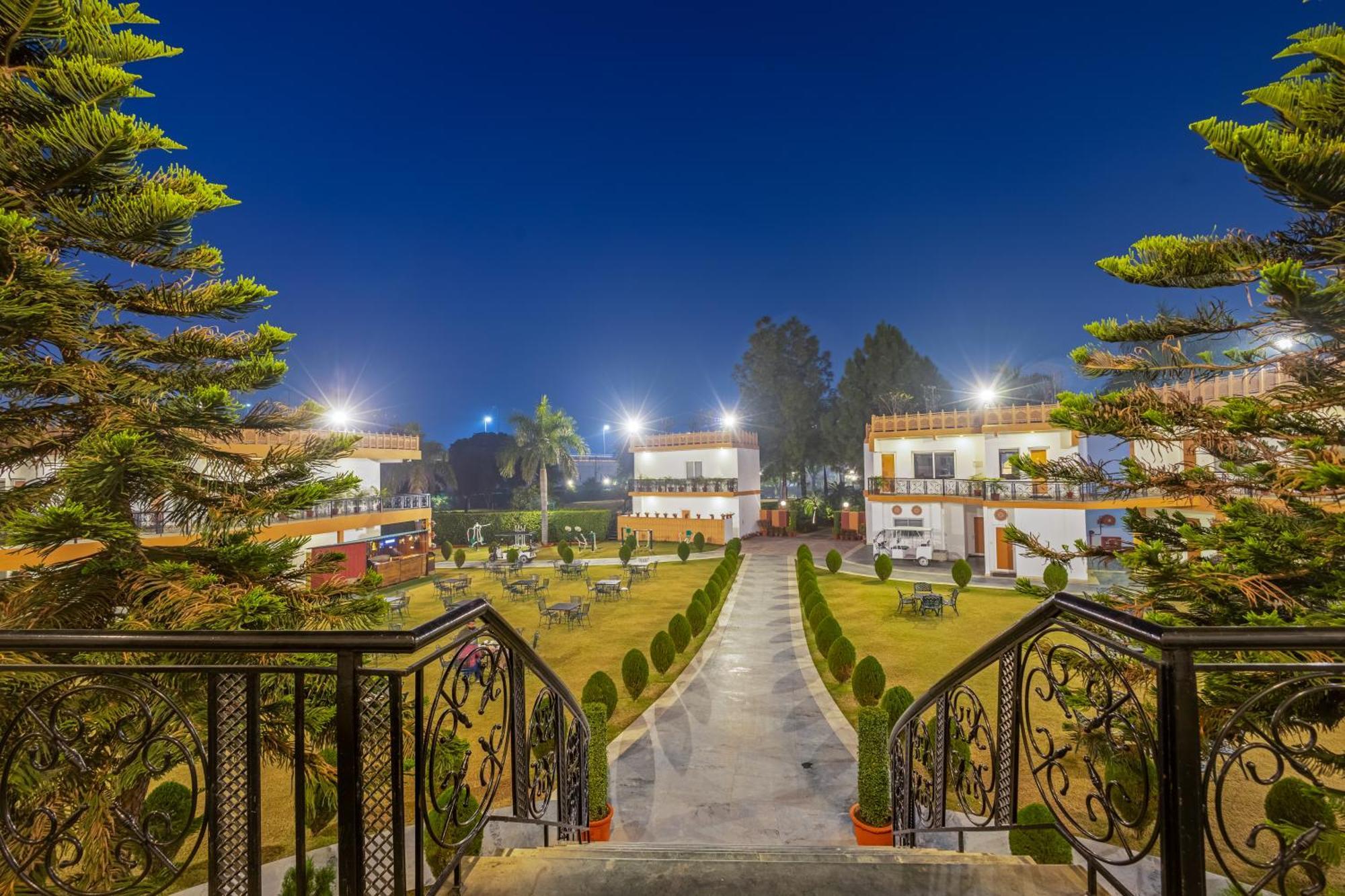 Aapno Ghar Resort & Amusement Park Γκουργκάον Εξωτερικό φωτογραφία